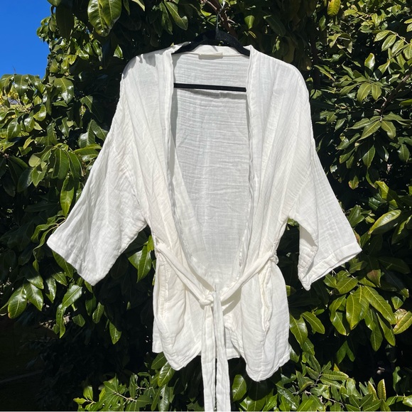 handloom Sweaters The Handloom Los Angeles White Gauze Short Sleeve